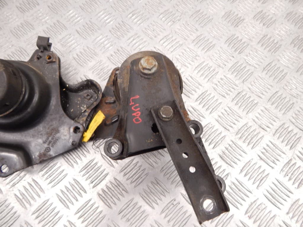 Подушка крепления двигателя к Volkswagen Lupo (98-05)