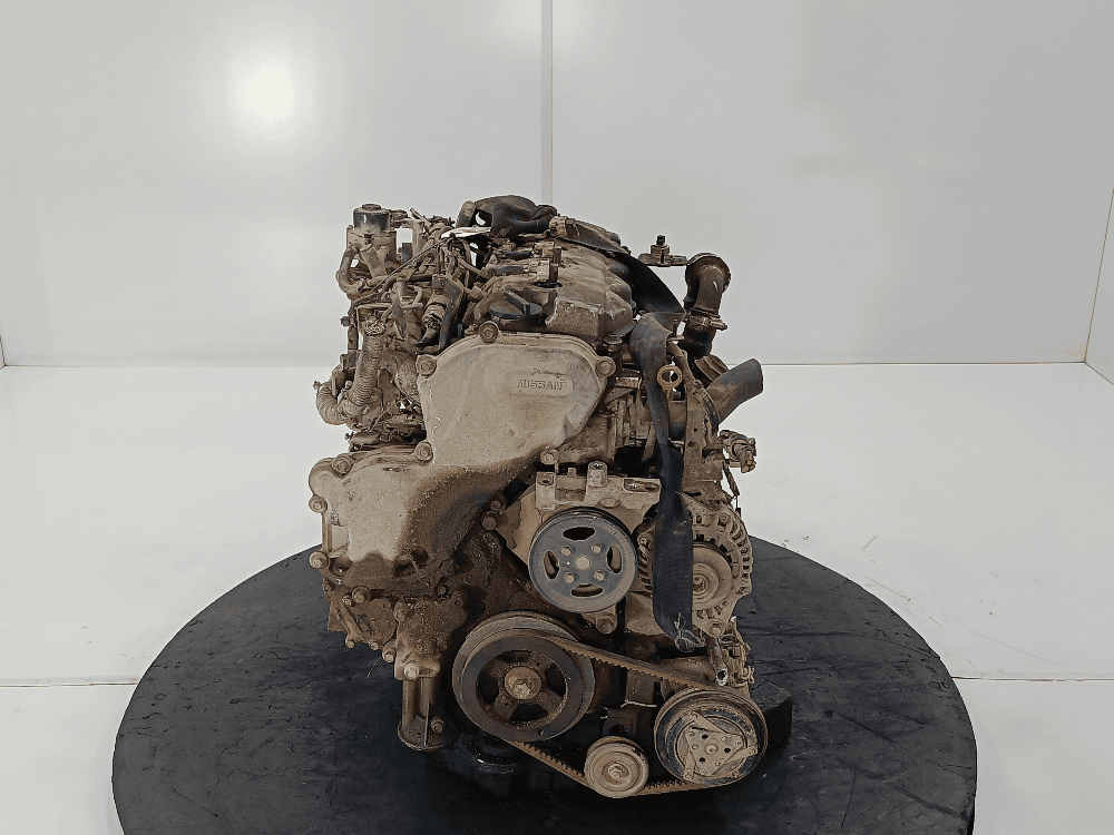 Двигатель к Nissan  Almera Tino (00-06)
