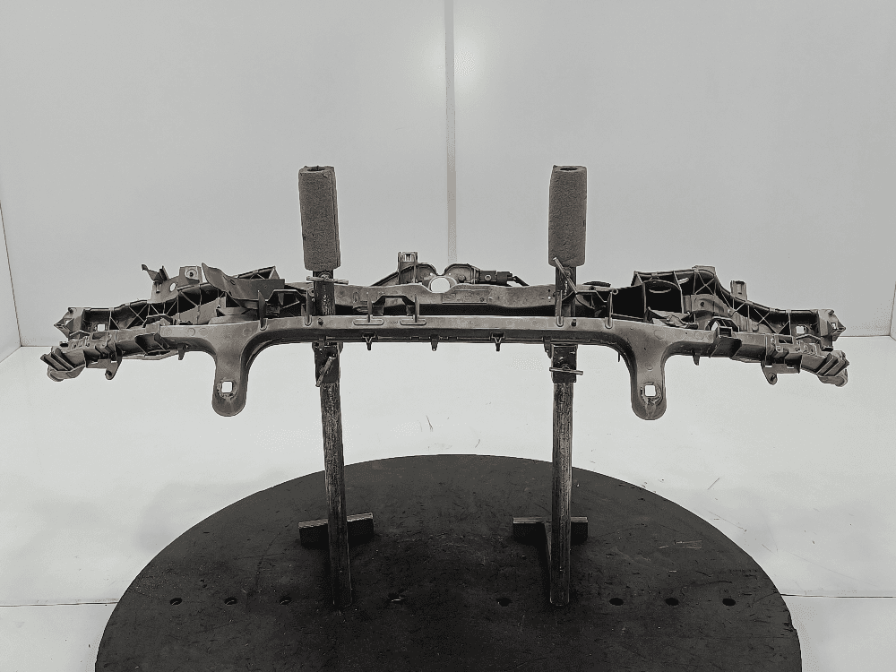 Передняя панель крепления облицовки (телевизор) к Ford C-Max 1 (03-07)