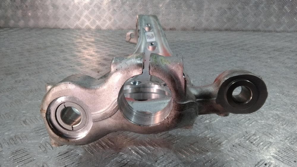 Кулак поворотный левый к Audi RS Q8 (2019-2023)