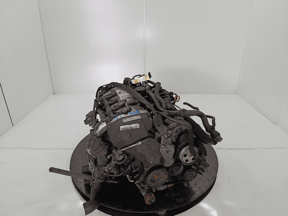 Двигатель к Audi A4 B7 (04-09)