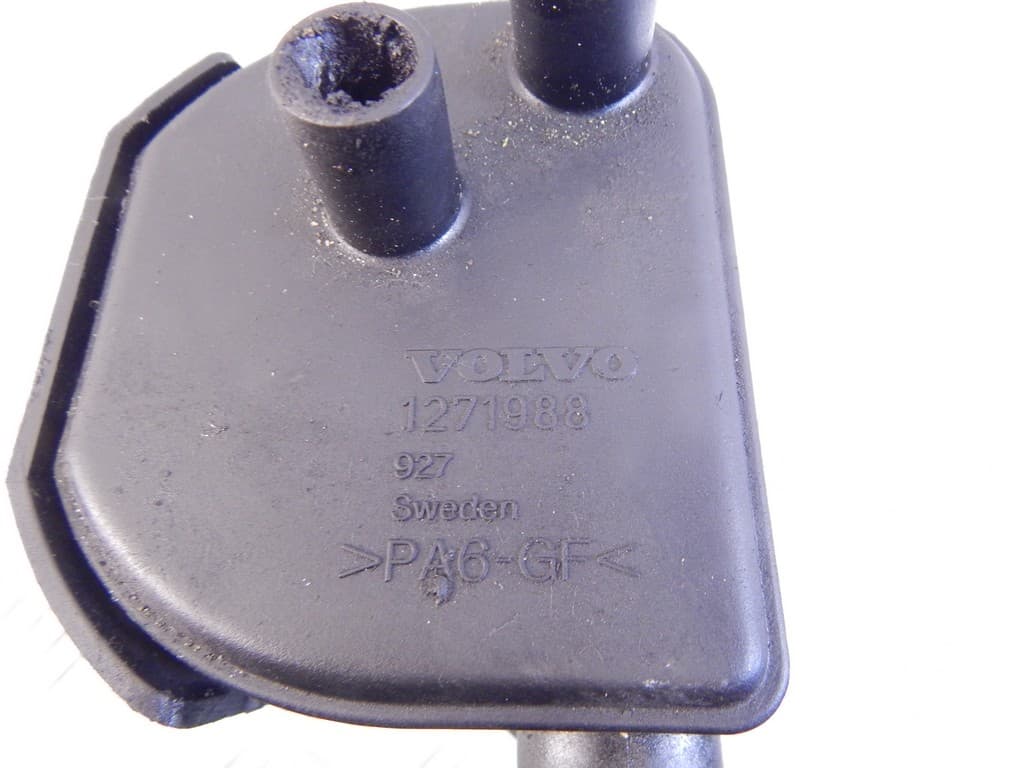 Маслоотделитель (сапун) к Volvo V70 2 (00-05)