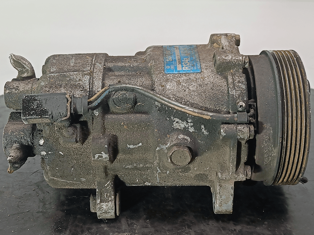Компрессор кондиционера к Volkswagen Golf 4 (97-06)