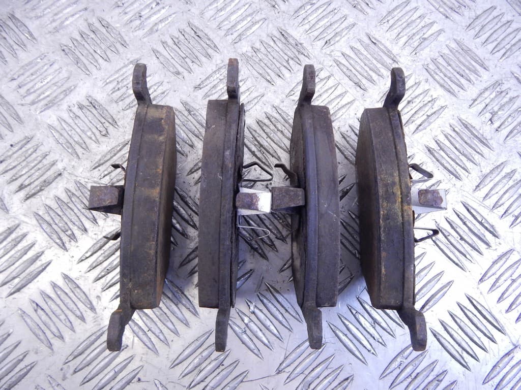 Тормозные колодки передние к Audi A3 8L (96-00)
