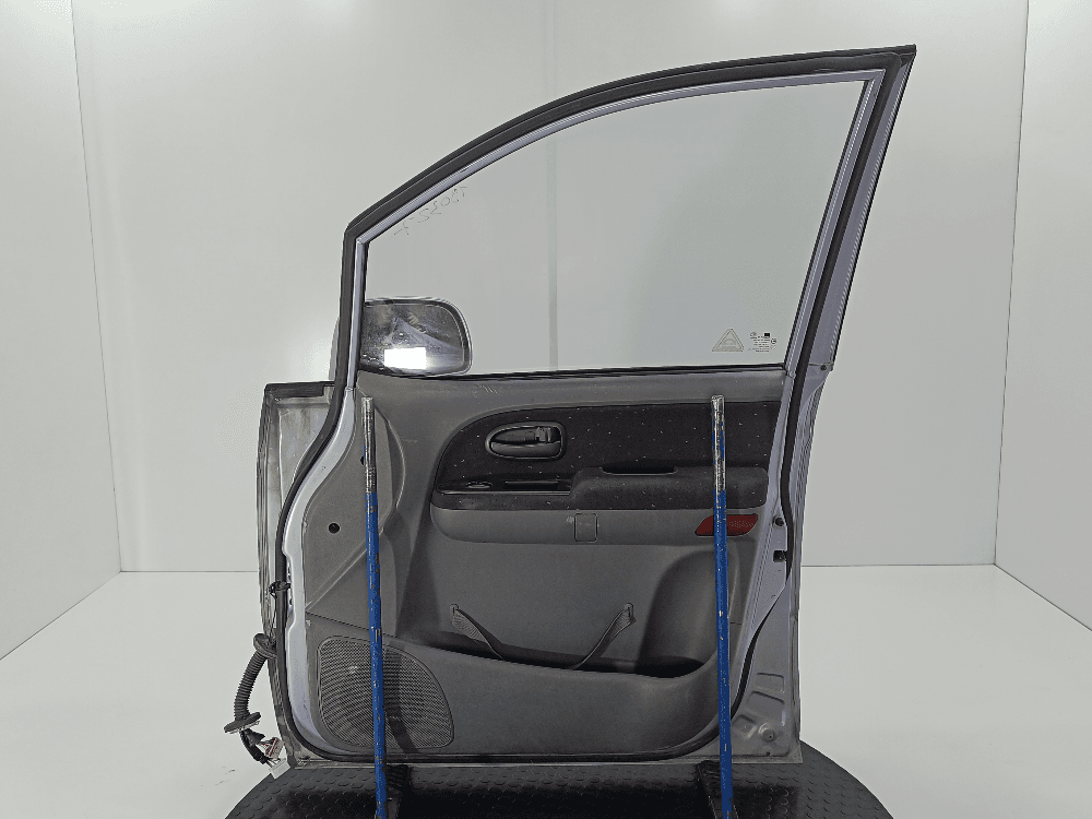 Дверь передняя правая к Hyundai Trajet (00-04)