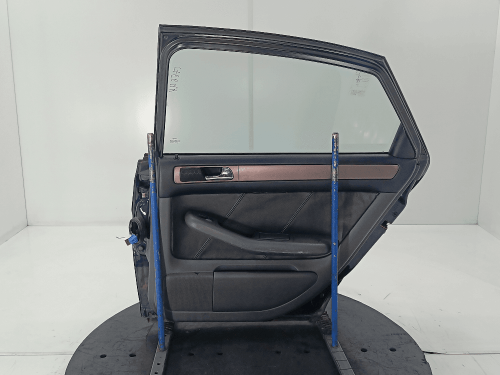 Дверь задняя правая к Audi A6 C5/4B (97-01)