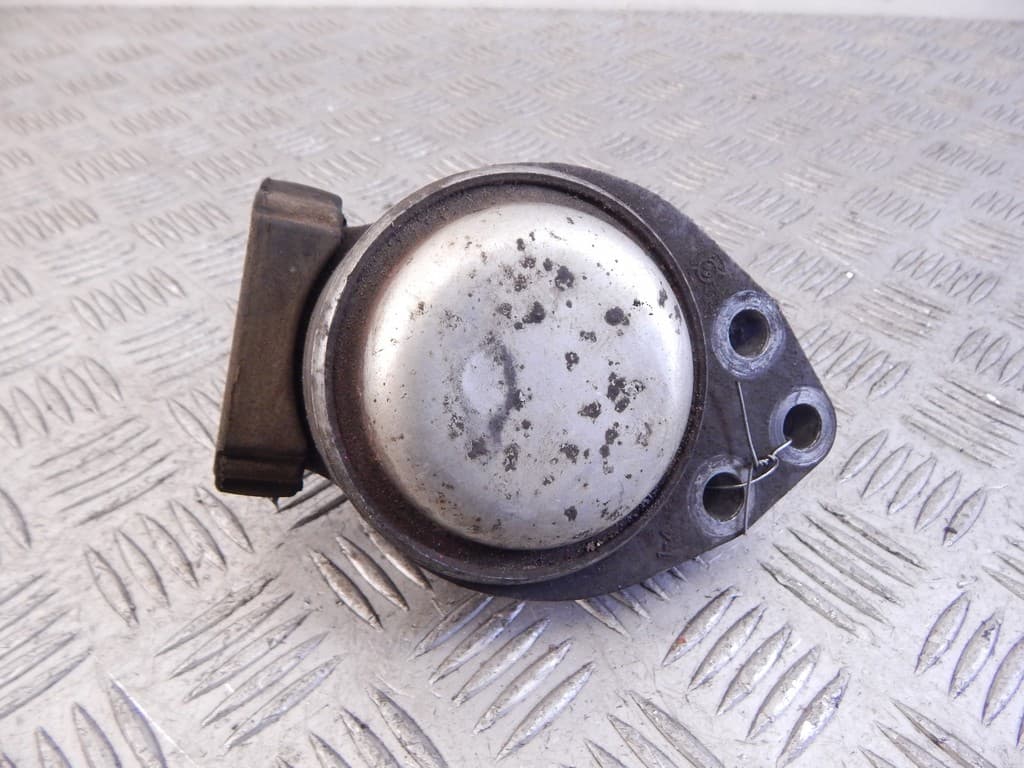 Подушка крепления двигателя к Ford Fiesta 5 (02-08)