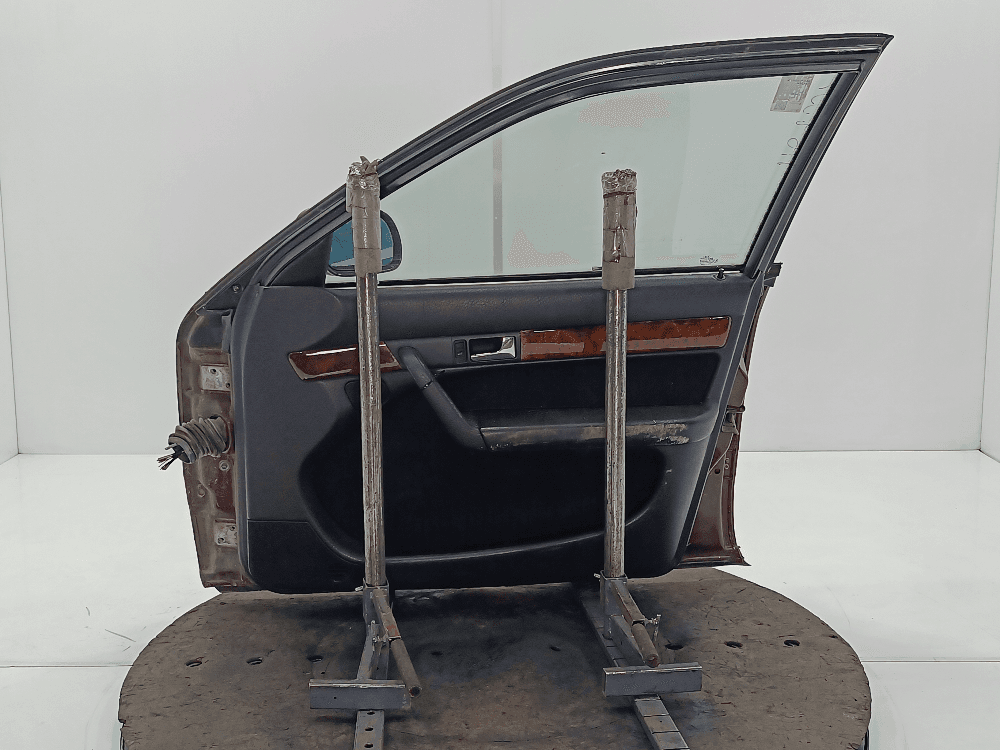Дверь передняя правая к Audi A6 C4 (94-97)