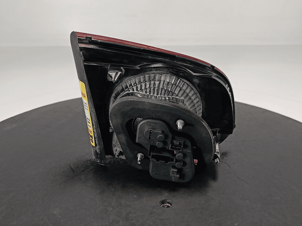 Фонарь задний правый к Volkswagen Golf 6 (08-15)