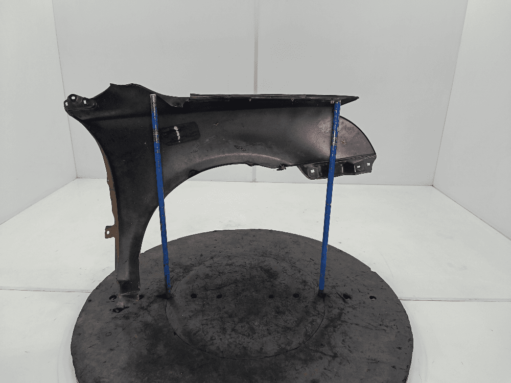 Крыло переднее левое к Toyota Avensis 2 (03-06)