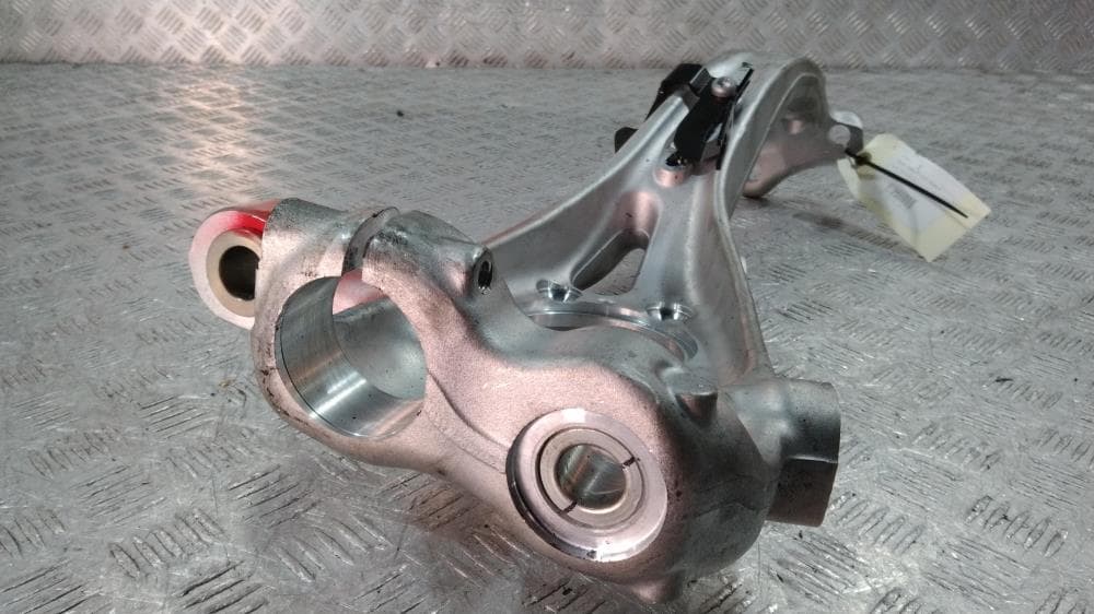 Кулак поворотный правый к Audi RS Q8 (2019-2023)