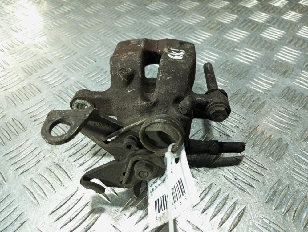 Суппорт задний правый к Alfa Romeo 147 (00-04)