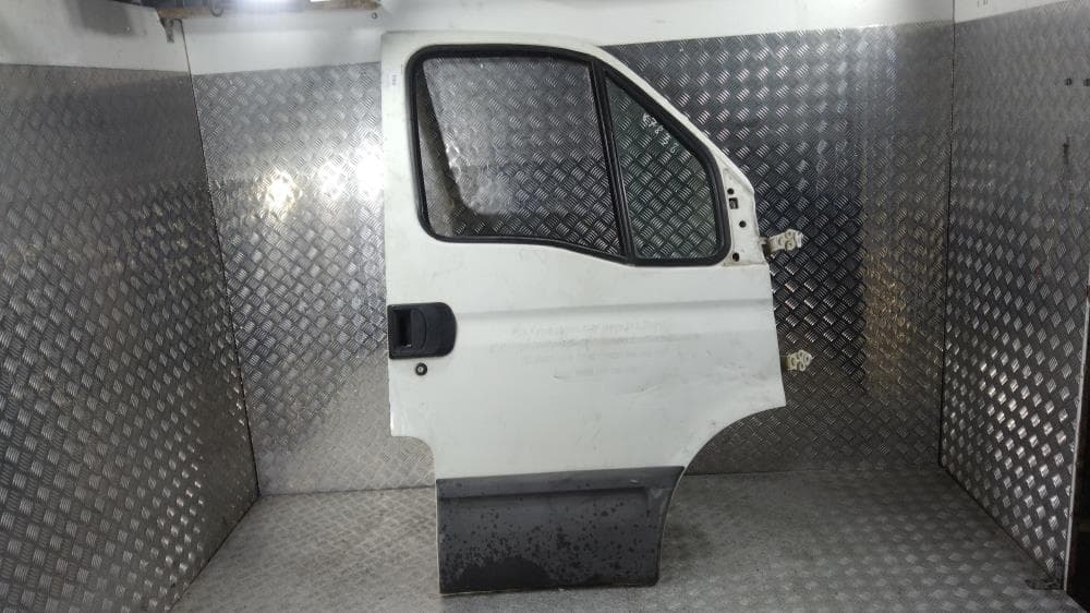 Дверь передняя правая к Iveco Daily 3 (99-06)