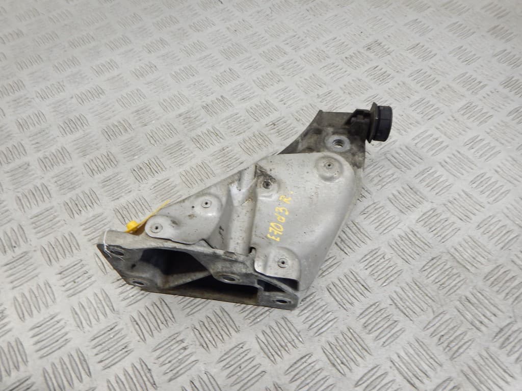 Кронштейн двигателя к BMW X5 E70 (06-10)