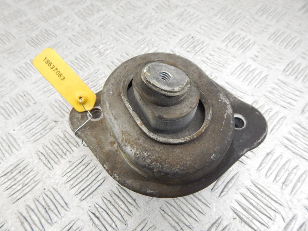 Подушка крепления двигателя к BMW X3 E83 (03-06)