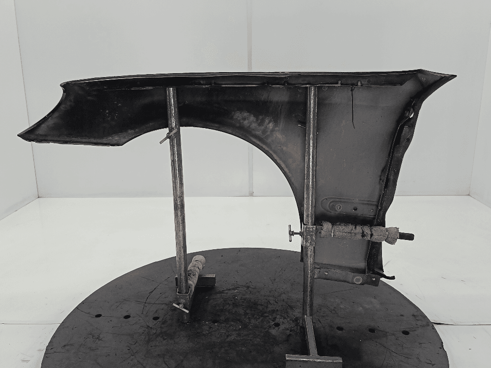 Крыло переднее правое к Mercedes C Class W203/S203/CL203 (00-04)