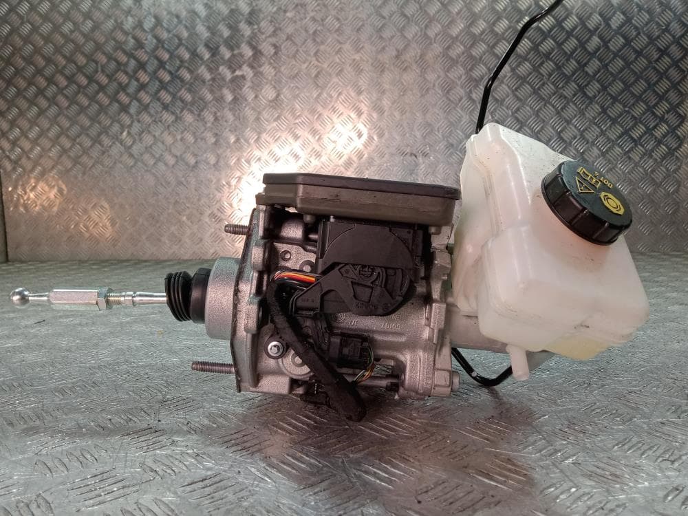 Цилиндр тормозной главный к Lamborghini Urus (18-24)