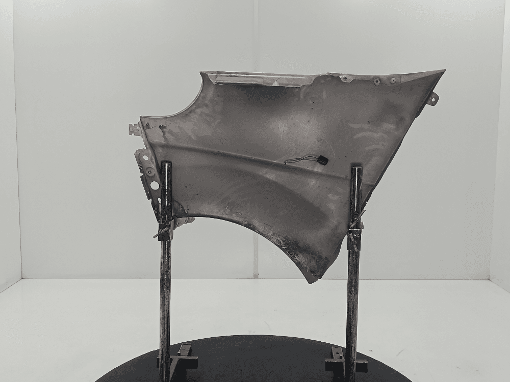 Крыло переднее правое к Opel Vivaro A (01-14)