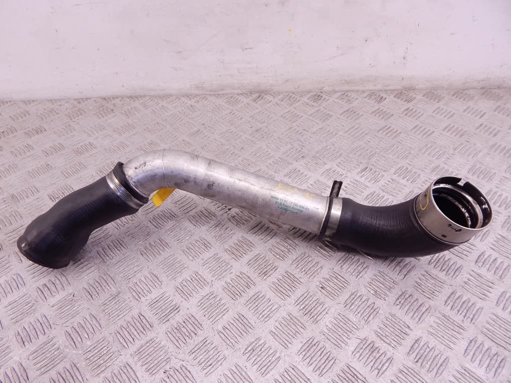 Патрубок интеркулера к BMW 6 E63/E64 (03-07)