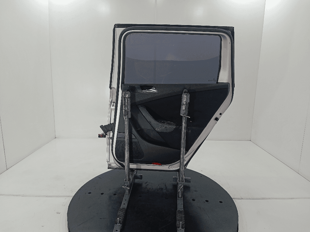 Дверь задняя правая к Volkswagen Passat B6 (05-10)