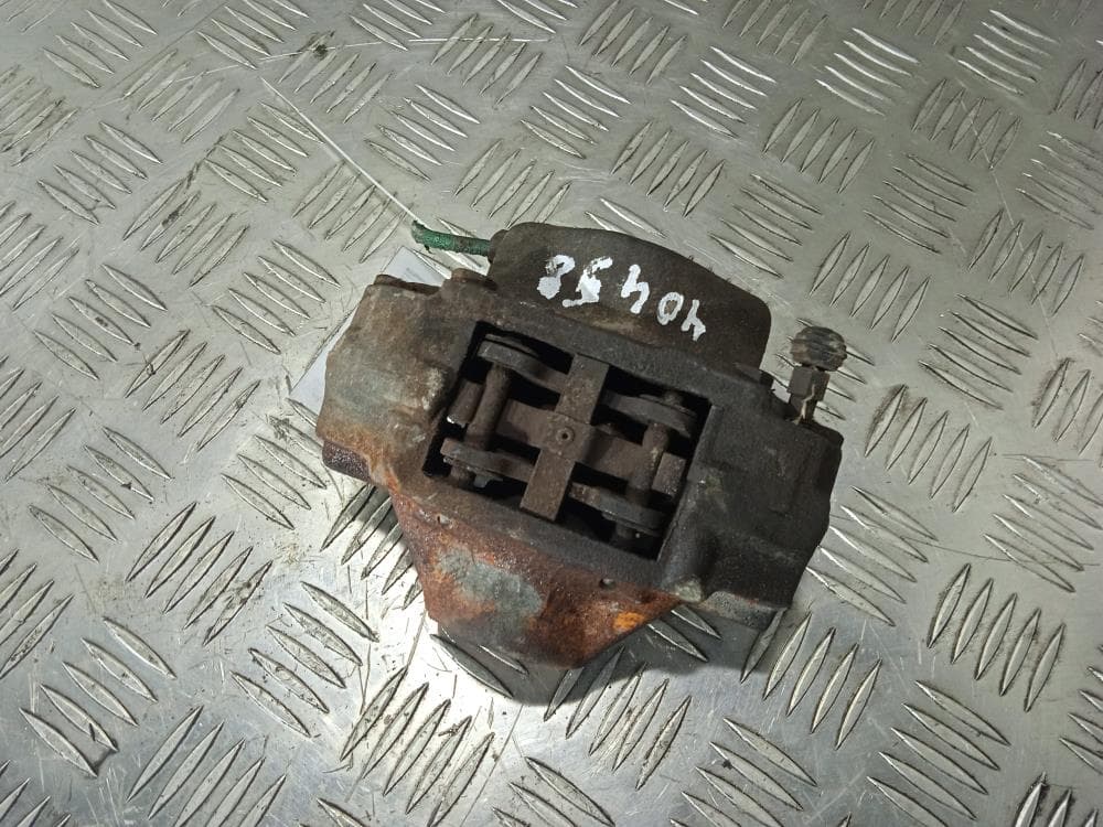 Суппорт передний правый к Lexus IS 1 (99-05)