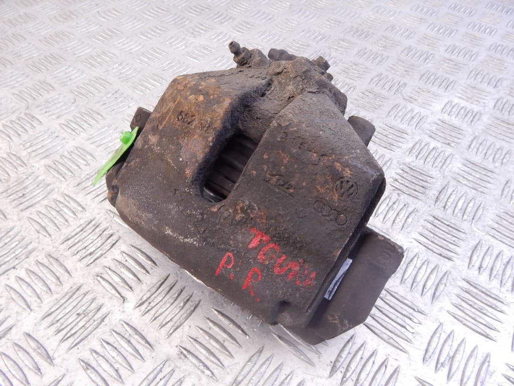 Суппорт передний правый к Volkswagen Touran 1 (03-07)