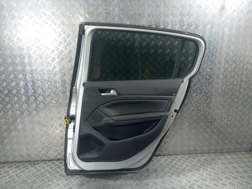 Дверь задняя правая к Peugeot 308 2 (13-17)