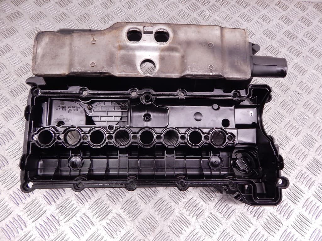Клапанная крышка к BMW 5 E39 (95-00)