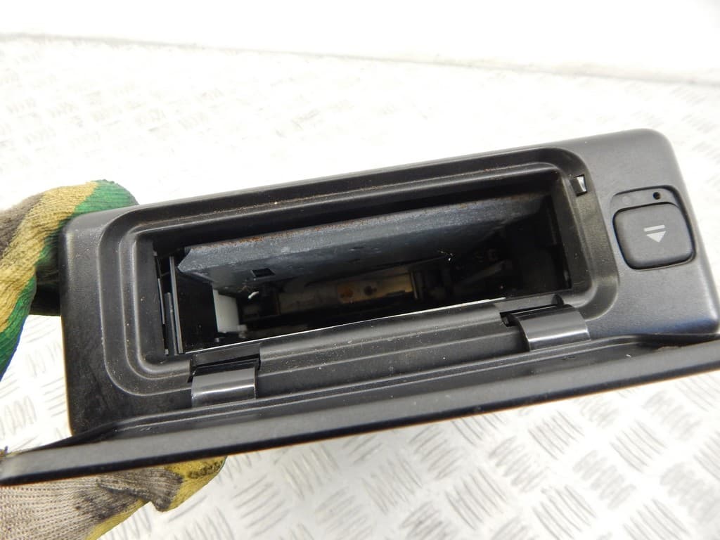 CD-чейнджер к BMW 7 E38 (94-98)