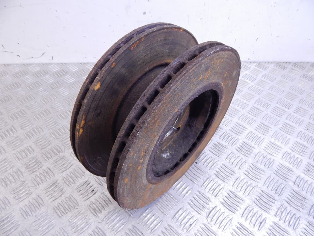 Диск тормозной передний к BMW 3 E46 (97-03)