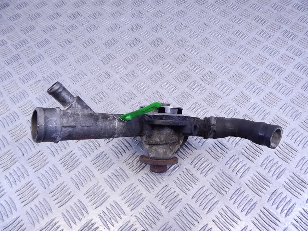 Помпа к Mercedes C Class W202/S202 (93-97)