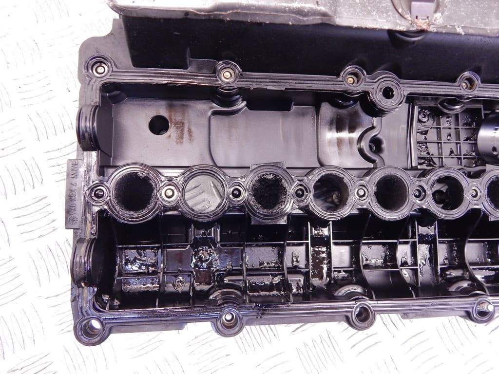 Клапанная крышка к BMW 3 E46 (97-03)