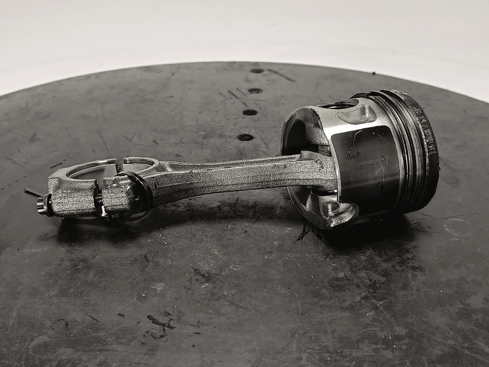 Поршень к Volkswagen Golf 5 (03-09)