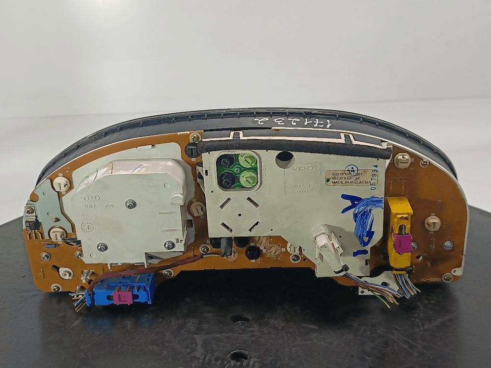 Щиток приборов (приборная панель) к Audi 80 B4 (91-96)