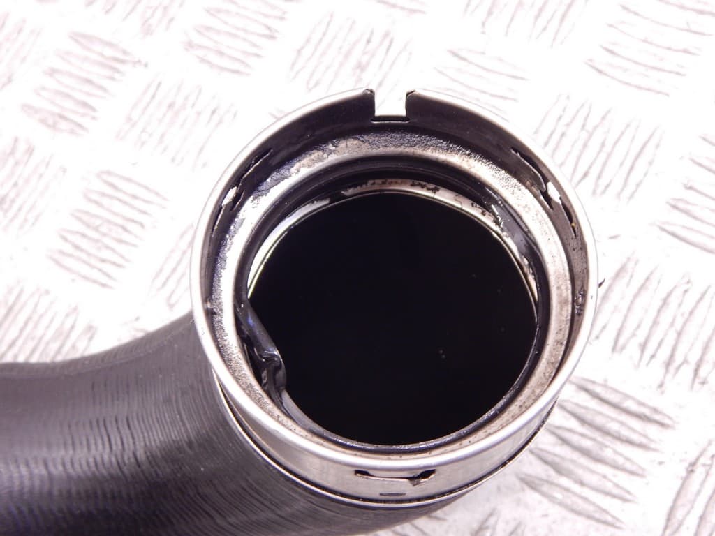 Патрубок интеркулера к BMW 6 E63/E64 (03-07)