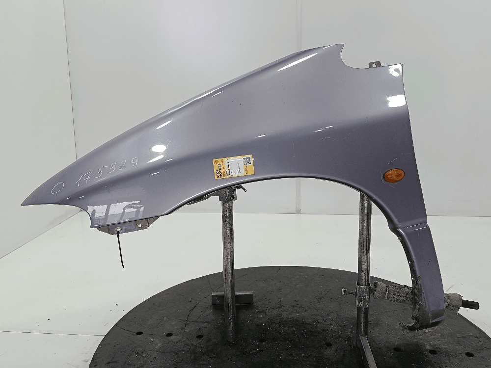 Крыло переднее левое к Chrysler Voyager 3 (95-01)