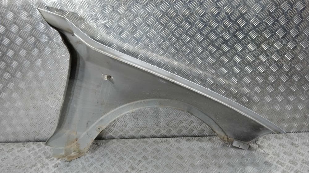 Крыло переднее левое к BMW X3 E83 (03-06)