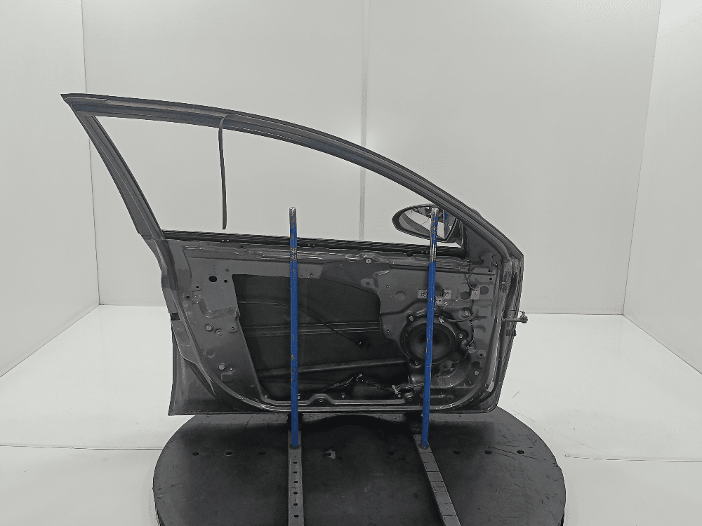 Дверь передняя левая к Nissan  Primera P12 (02-08)