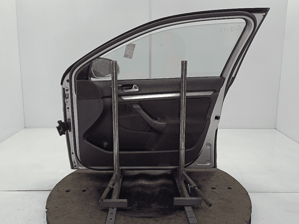 Дверь передняя правая к Volkswagen Golf 5 (03-09)