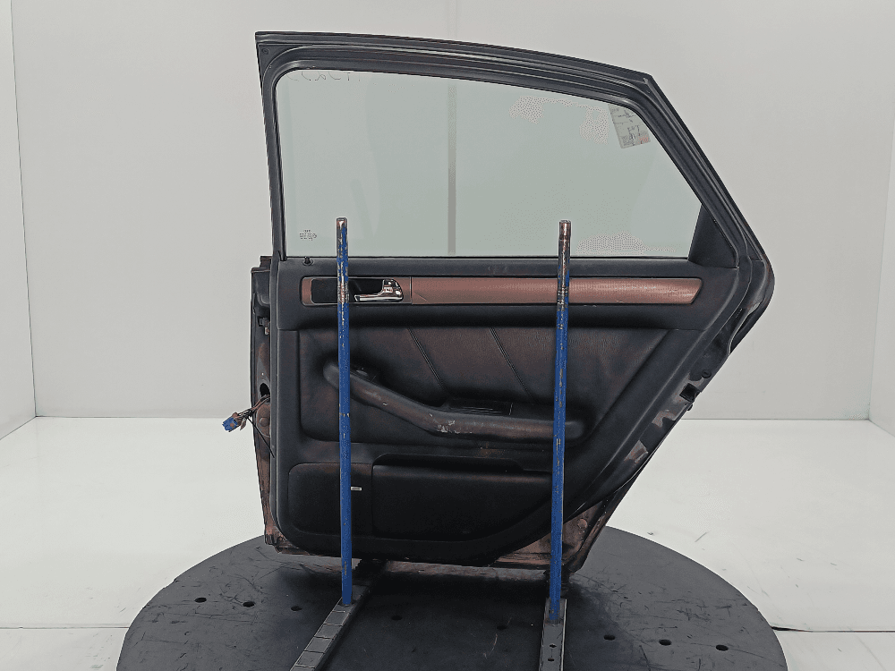 Дверь задняя правая к Audi A6 C5/4B (97-01)