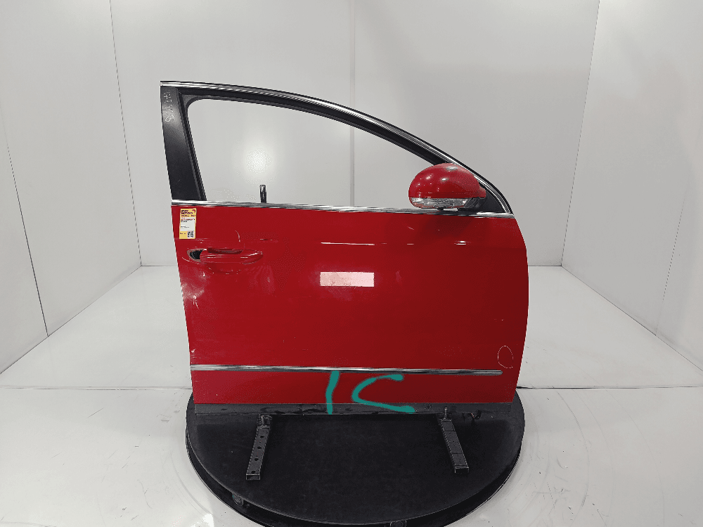 Дверь передняя правая к Volkswagen Passat B6 (05-10)