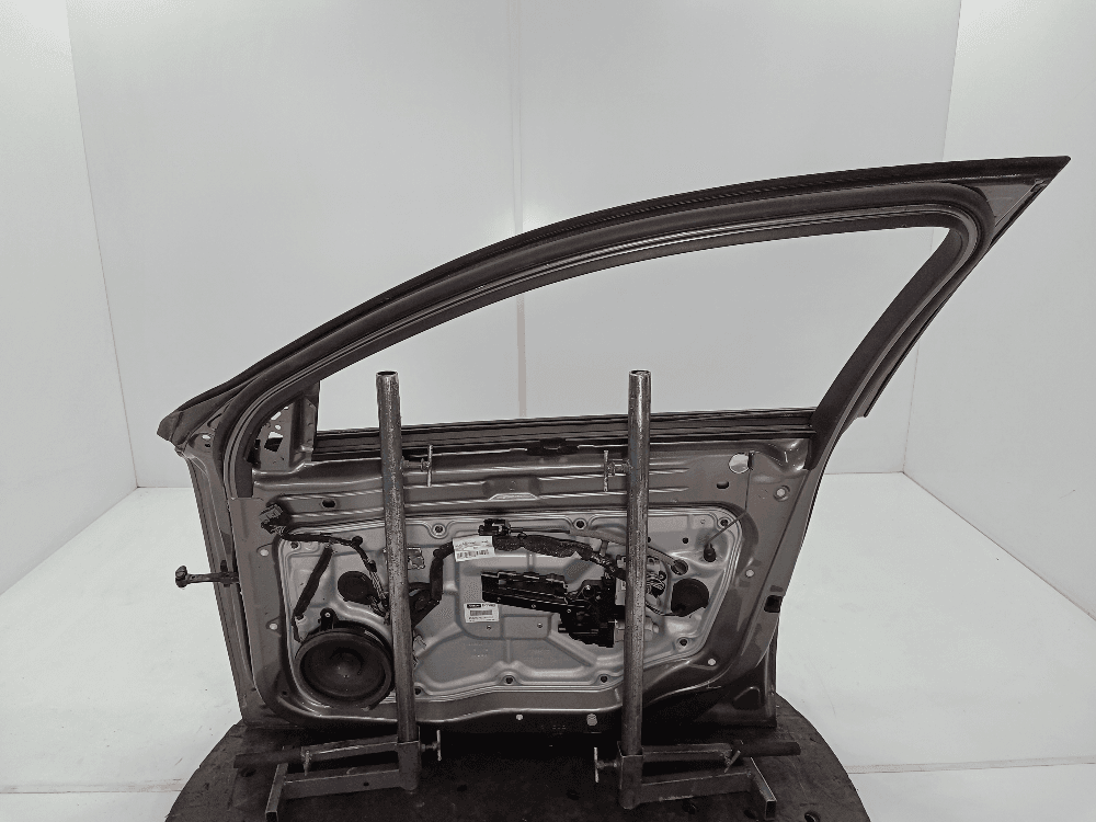 Дверь передняя правая к Volvo XC70 3 (07-13)