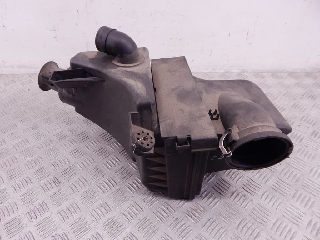 Корпус воздушного фильтра к BMW 7 E38 (94-98)