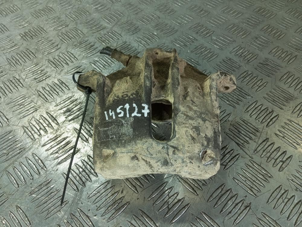 Суппорт передний правый к Peugeot 307 (01-05)