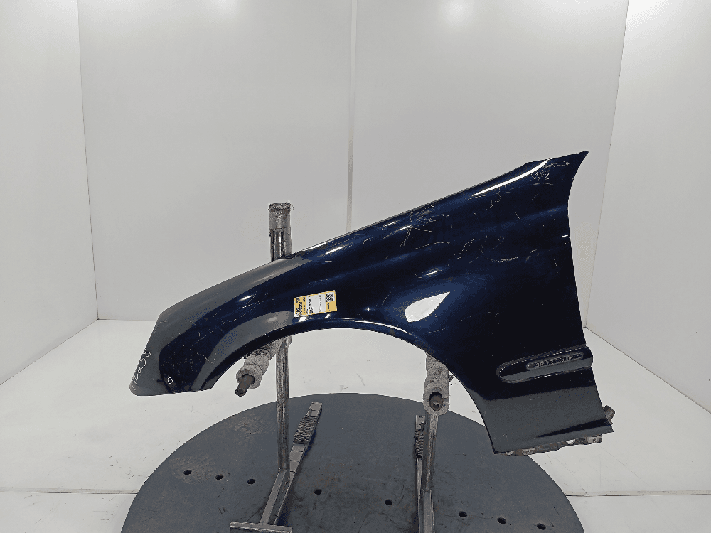 Крыло переднее левое к Mercedes C Class W203/S203/CL203 (00-04)