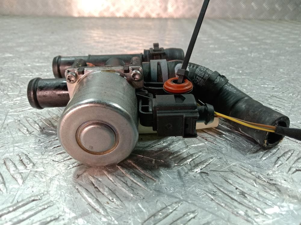 Кран отопителя (печки) к Porsche Cayenne 3 (17-24)