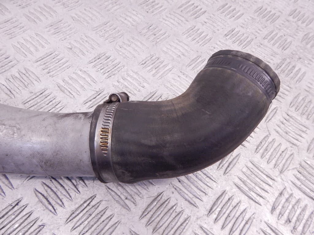 Патрубок интеркулера к BMW 3 E46 (97-03)