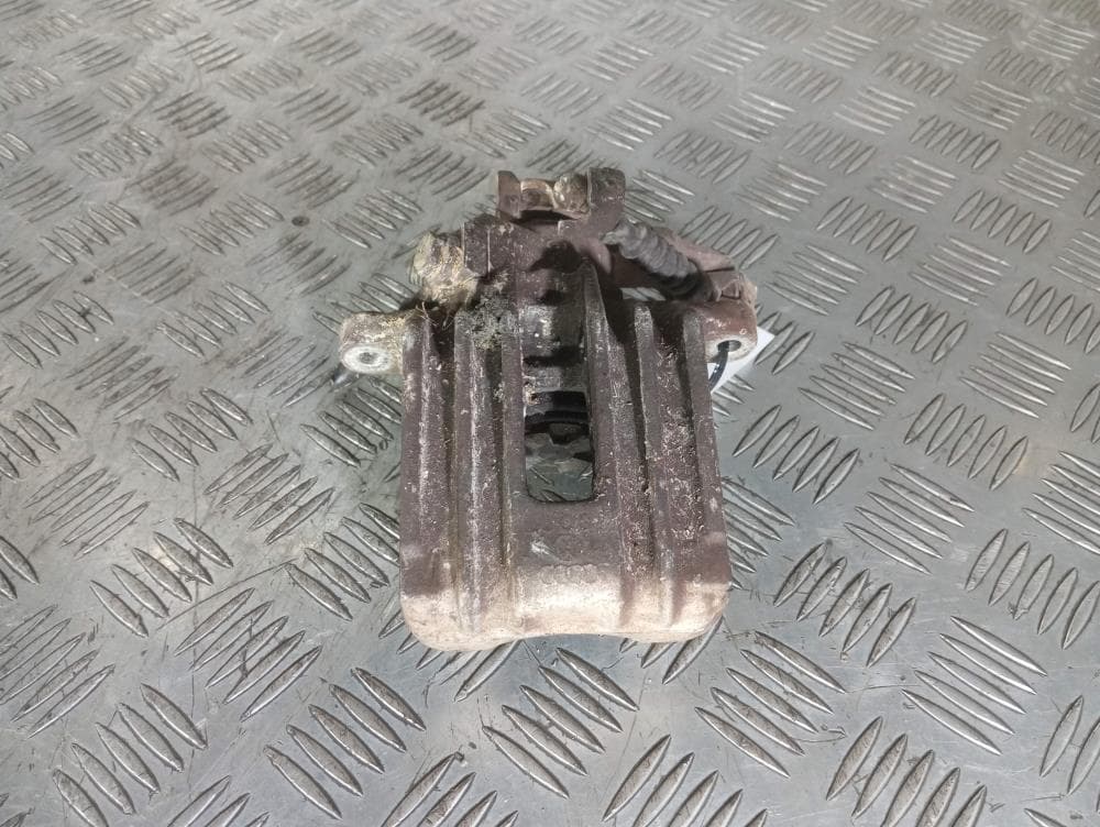 Суппорт задний левый к Volkswagen Golf 4 (97-06)