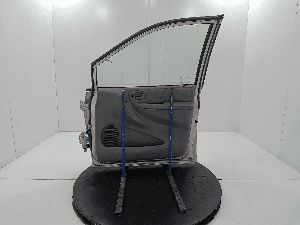 Дверь передняя правая к Chrysler Voyager 4 (01-04)