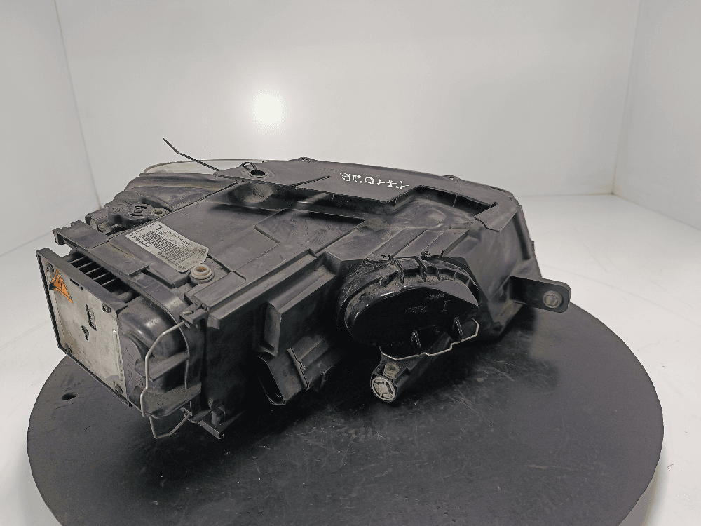 Фара левая к Volkswagen Passat B6 (05-10)